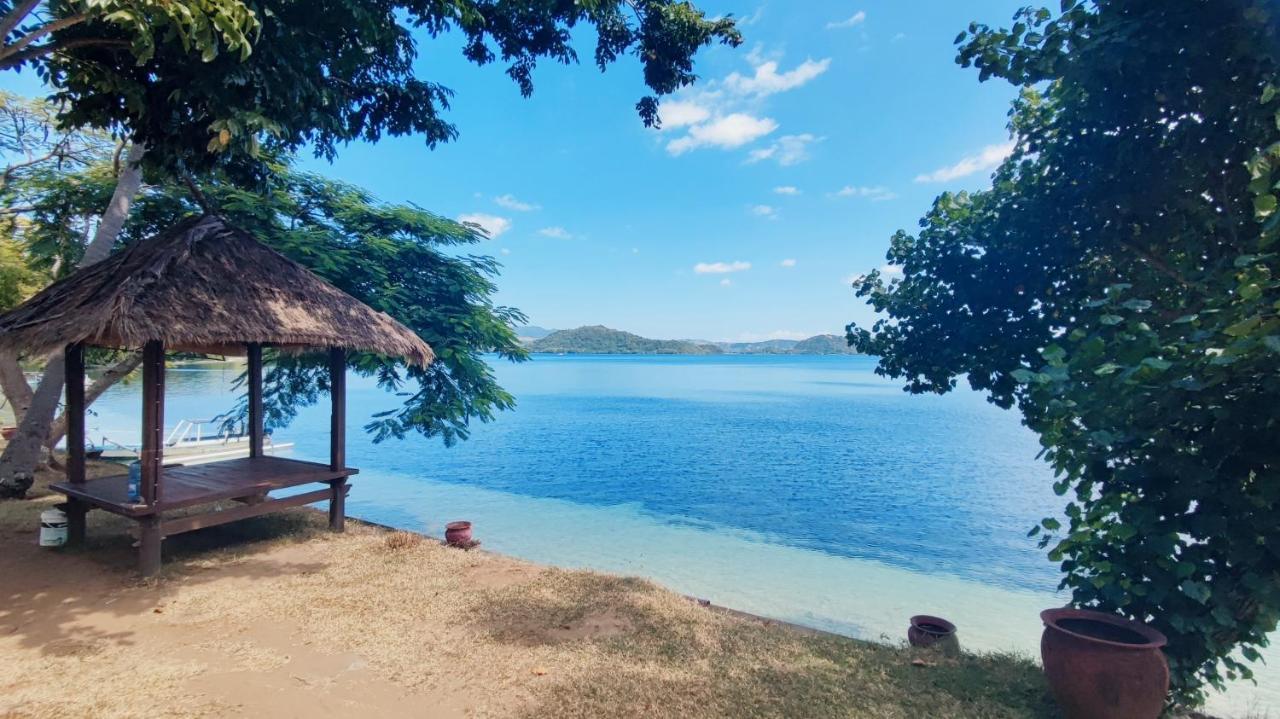 Khabita Beach Resort Lembar  外观 照片