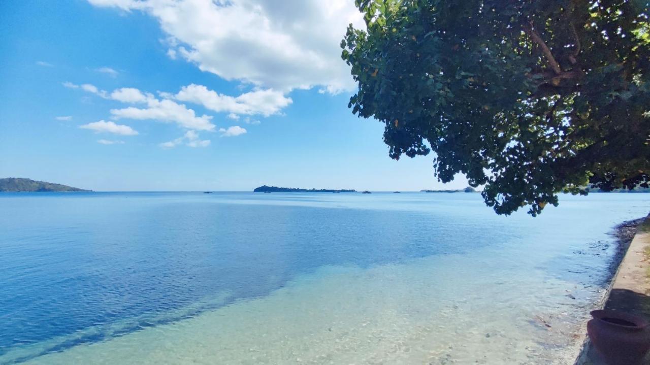 Khabita Beach Resort Lembar  外观 照片