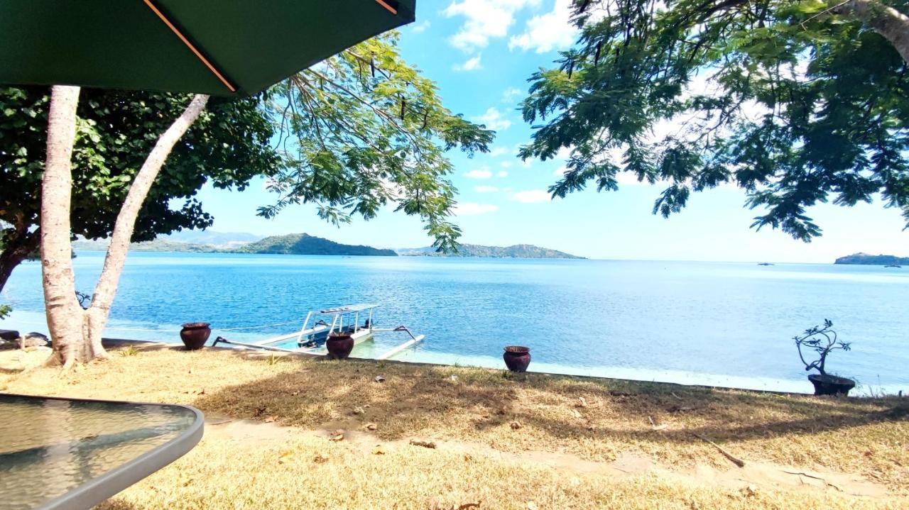 Khabita Beach Resort Lembar  外观 照片