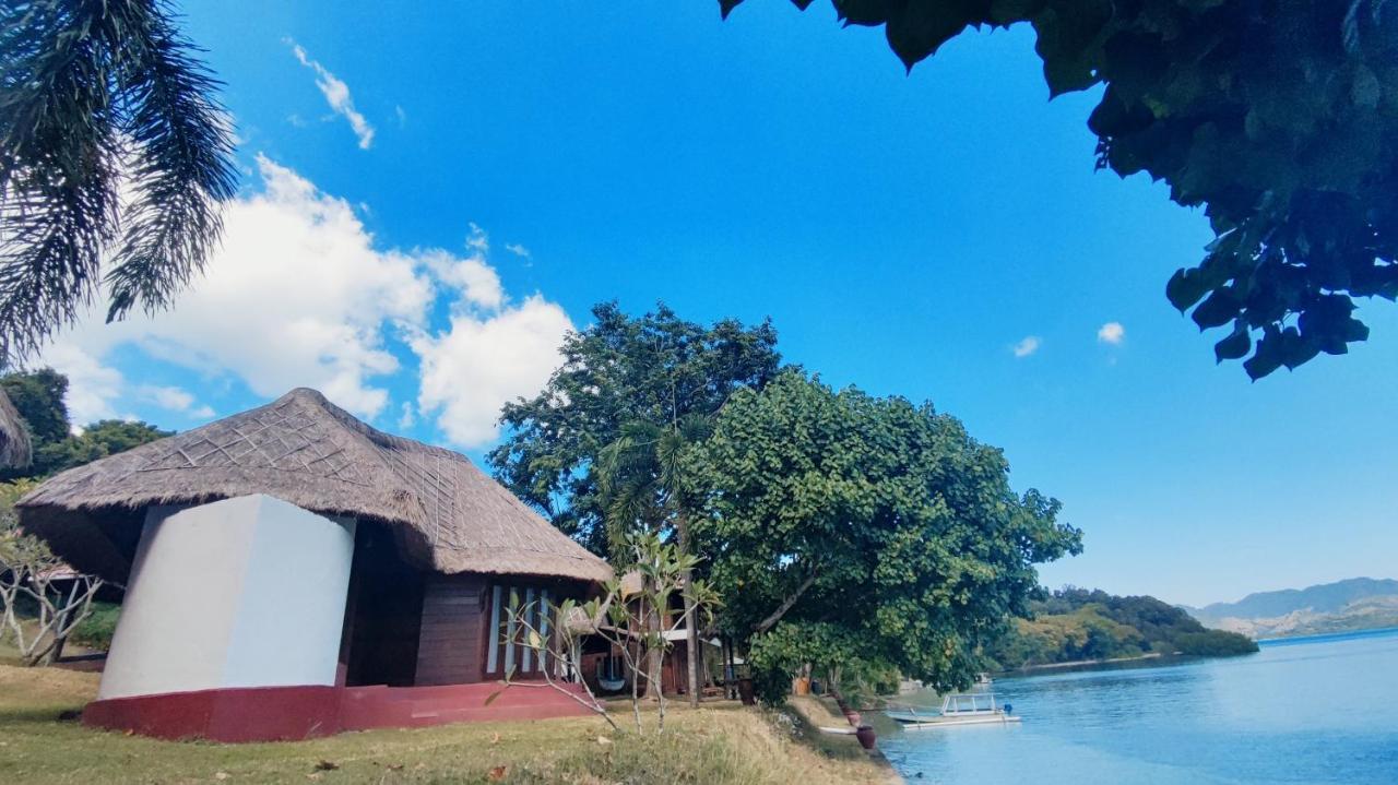 Khabita Beach Resort Lembar  外观 照片