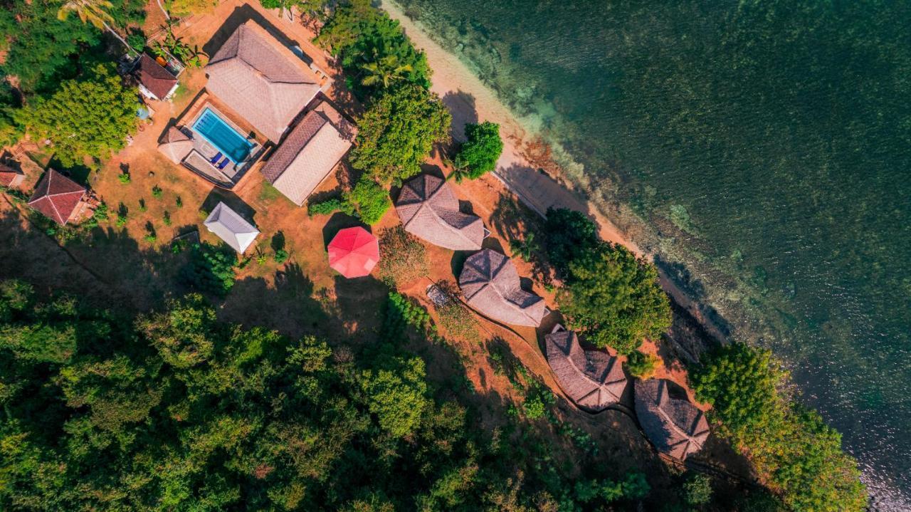 Khabita Beach Resort Lembar  外观 照片
