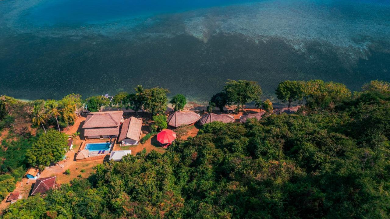 Khabita Beach Resort Lembar  外观 照片
