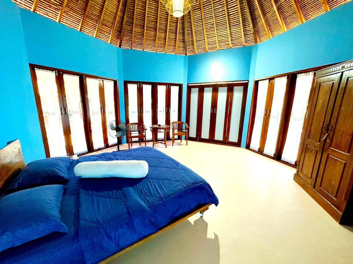 Khabita Beach Resort Lembar  外观 照片