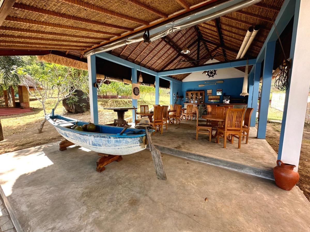 Khabita Beach Resort Lembar  外观 照片