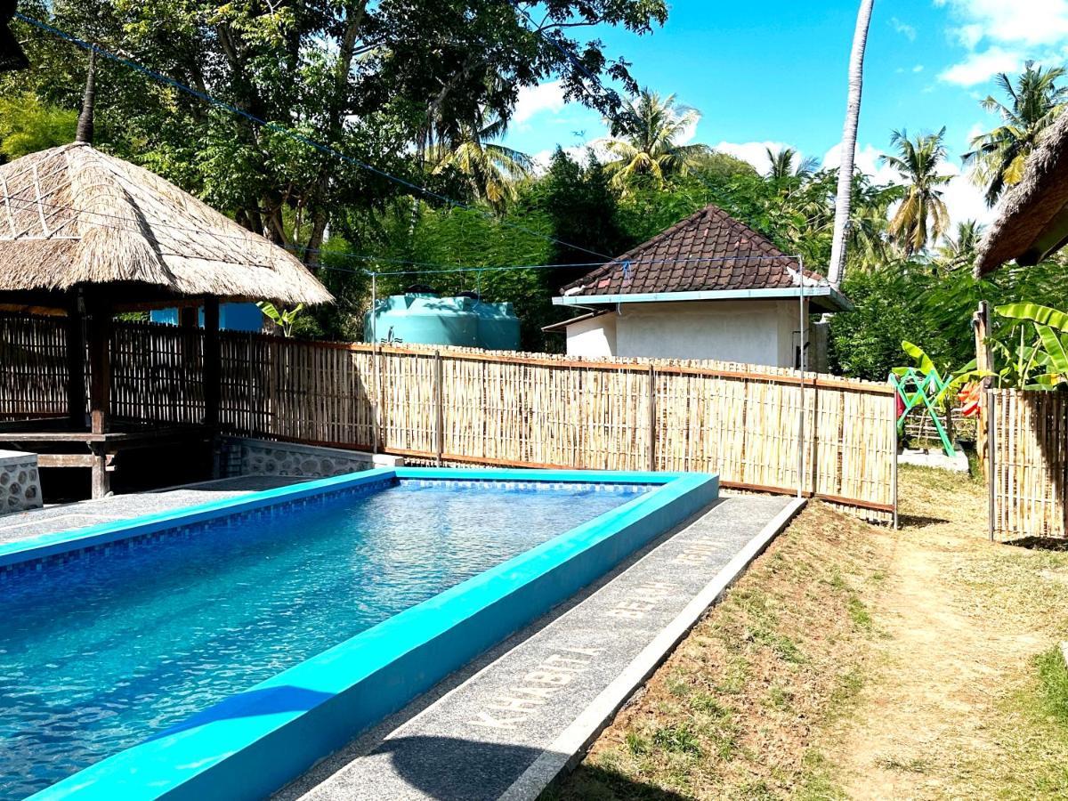 Khabita Beach Resort Lembar  外观 照片