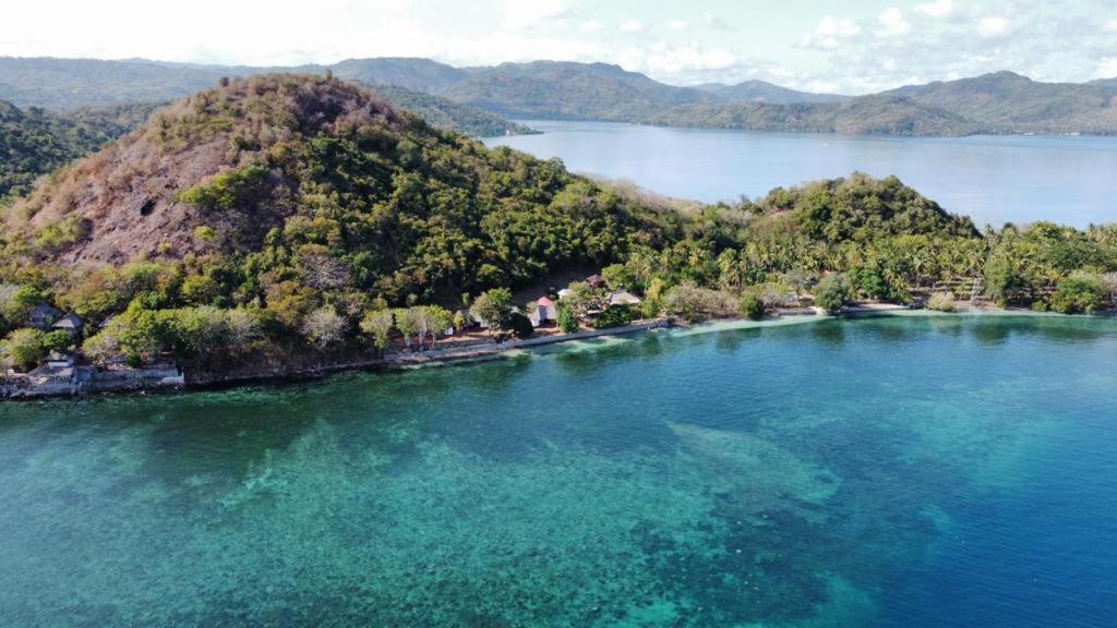 Khabita Beach Resort Lembar  外观 照片